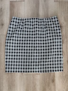 INC International Concepts Black and White Grid Pencil Skirt